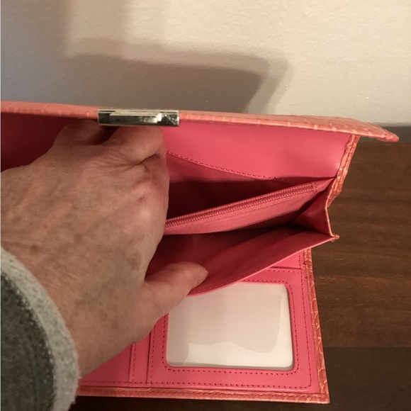 Lauren Ralph Lauren NWT Large Pink Embossed Leather Ladies Wallet & Checkbook Cv - Picture 7 of 11